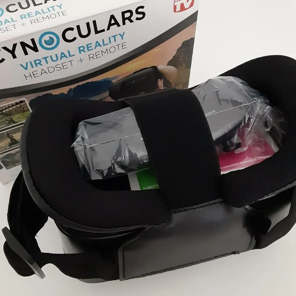 CYNOCULARS Virtual Reality Headset & Remote - NEW